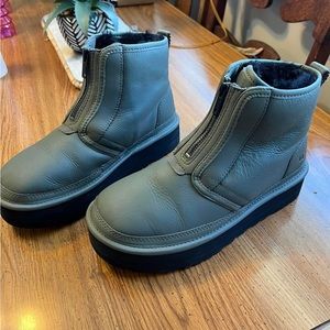 Platform zipper uggs.